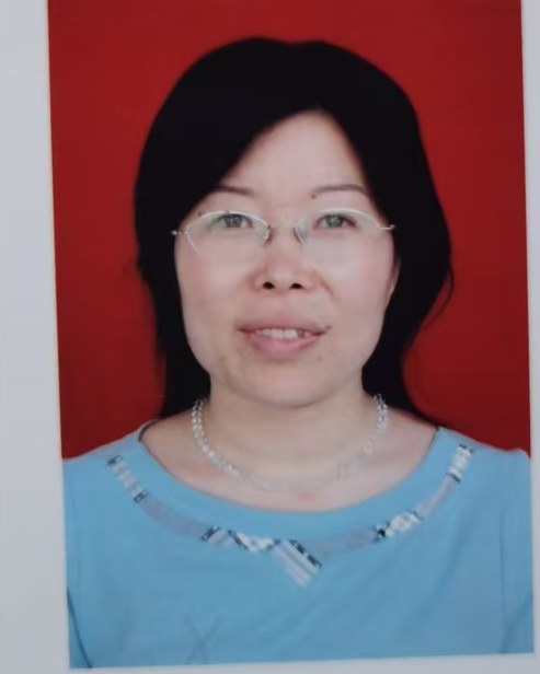 都雪婷老师证件照